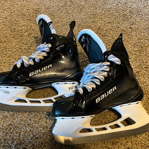 New Senior Bauer 7 Supreme Matrix Hockey Skates