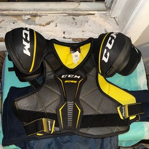 Used CCM Tacks 3092 Shoulder Pads size Large