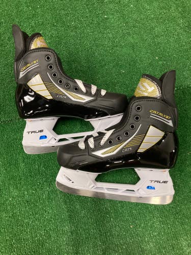 NEW True Catalyst 5 Hockey Skates | INT 5 | Regular