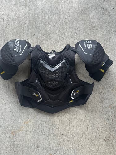 Used Medium Bauer Supreme 3S Pro Shoulder Pads