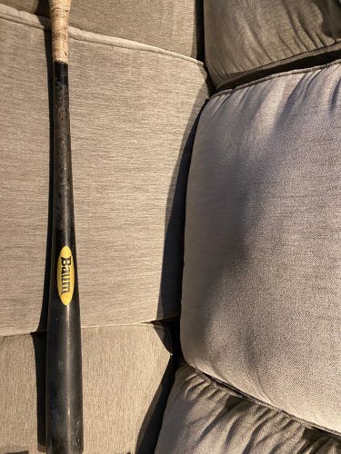 Used 2024 Baum BBCOR Certified Wood 30 oz 33" Gold Stock Bat