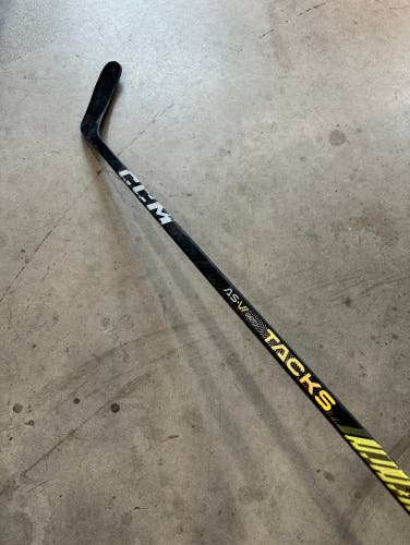 Used Senior CCM Right Handed P28M Flex 90 Pro Stock Super Tacks AS-V Pro Hockey Stick