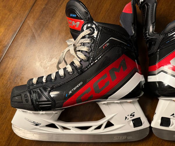 Senior CCM JetSpeed FT6 Hockey Skates - Size 8.5, Regular Fit