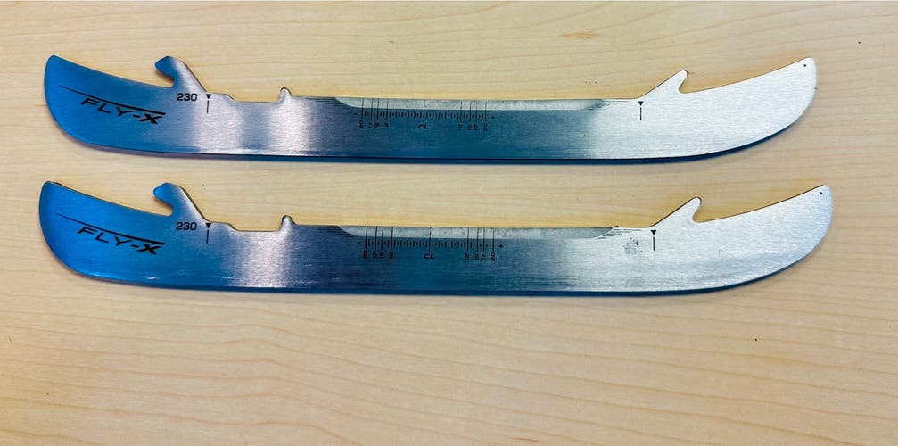 New Bauer FLY - X Steel Runners (1062145)