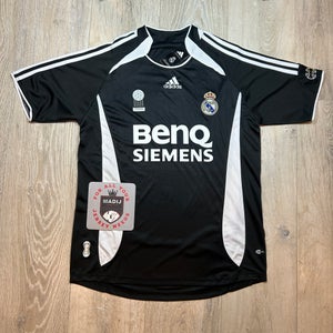 Real Madrid Away Retro Jersey 06/07