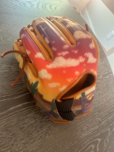 Used Right Hand Throw 11.75" Baseball Glove