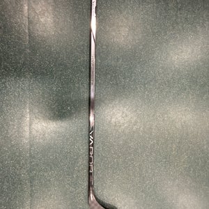 Used Bauer Right Handed P28 Vapor Hyperlite 2 Hockey Stick