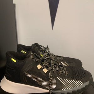 Used Men's Nike Kyrie 5 Shoes