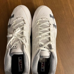 White New Size 14 (Women's 15) Adult Under Armour Low Top Metal
