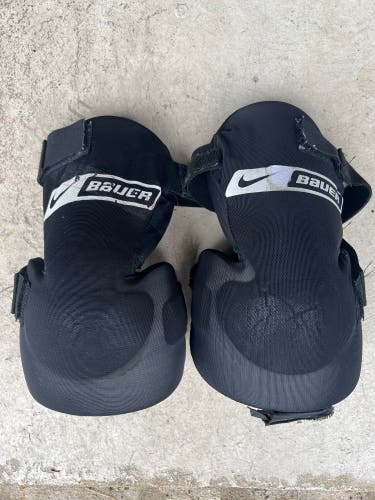 Nike Bauer Goalie Knee Pads - Junior size