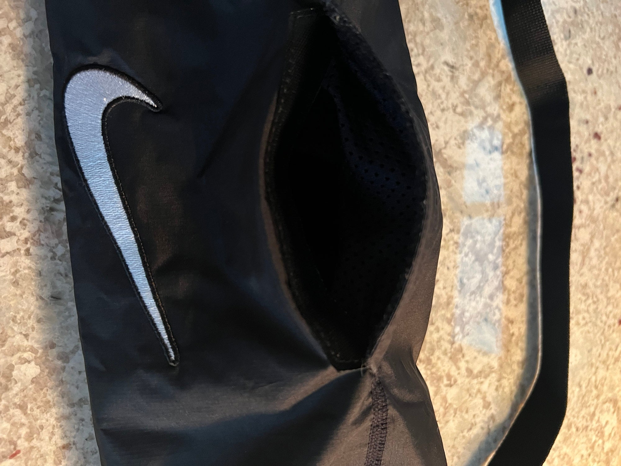 nike pro hyperwarm hand warmer