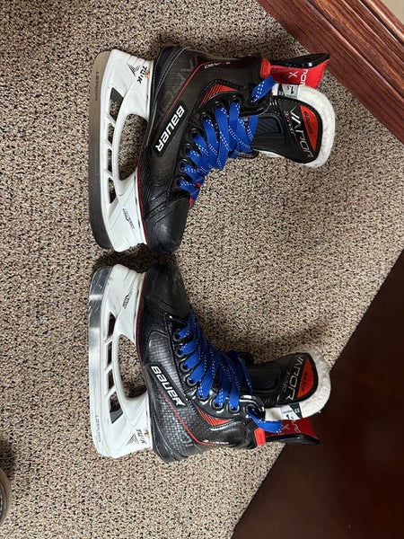 Gently Used Junior Bauer Vapor 3X Pro Hockey Skates Extra Wide Width Size 1.5