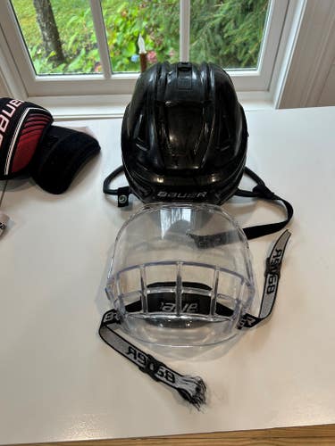Used Small Bauer Re-Akt 150 Helmet