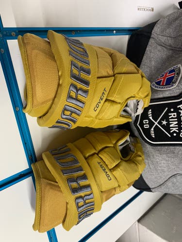 Used  Warrior 14" Pro Stock Covert Pro Gloves