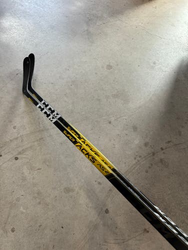 2 Pack NCAA 100 Flex New Senior CCM Right Handed P29 Pro Stock Super Tacks AS2 Pro Hockey Stick