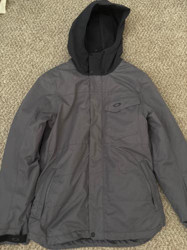 Gray Used Men's Medium Oakley Jacket