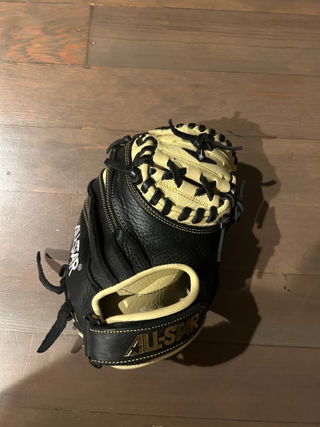 THE POCKET LIKE NEW Used Right Hand Throw 9.5" Catcher's Glove