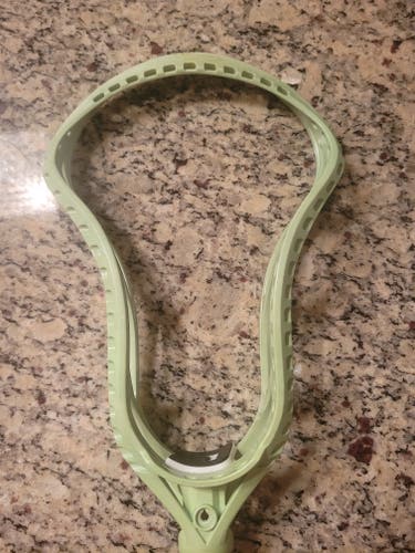 Used Attack & Midfield Gait Unstrung Mustang Head