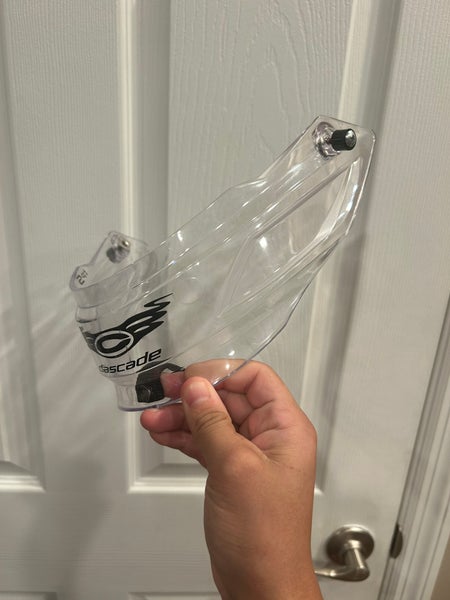 Lacrosse goalie throat guard