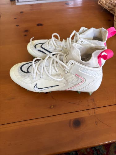 White Used Men's Mid Top Molded Cleats Alpha Huarache 8 Elite