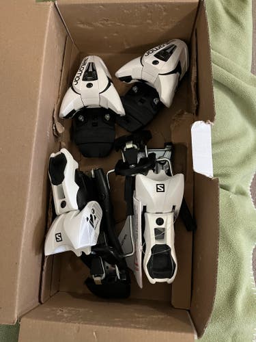 New Salomon Z12 bindings, 90mm brakes, $95 or best offer.