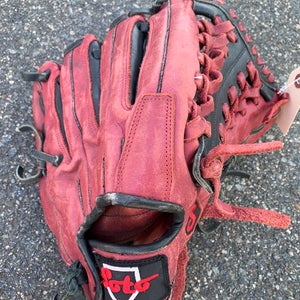 Red Used Other Right Hand Throw Outfield Baseball Glove 12"
