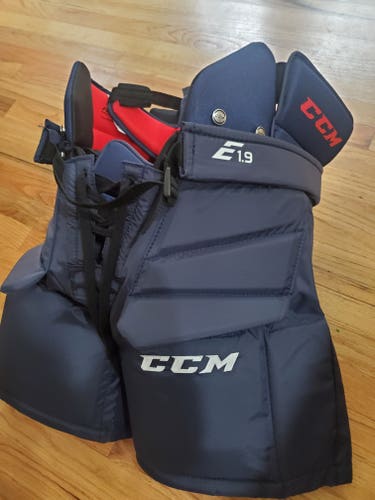 New Intermediate Medium CCM E1.9 Hockey Goalie Pants