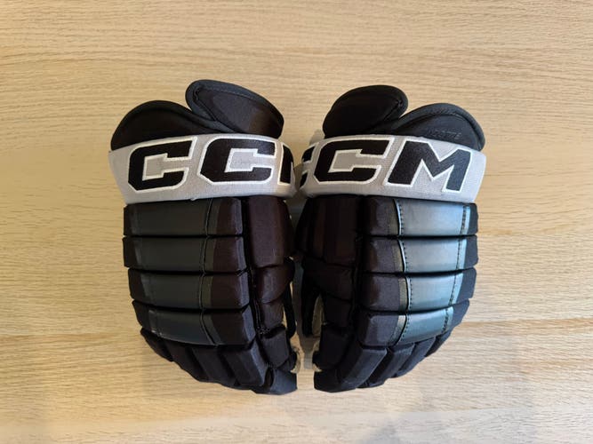 Pro Stock 14” CCM HG97 LA KINGS gloves - Blake Lizotte