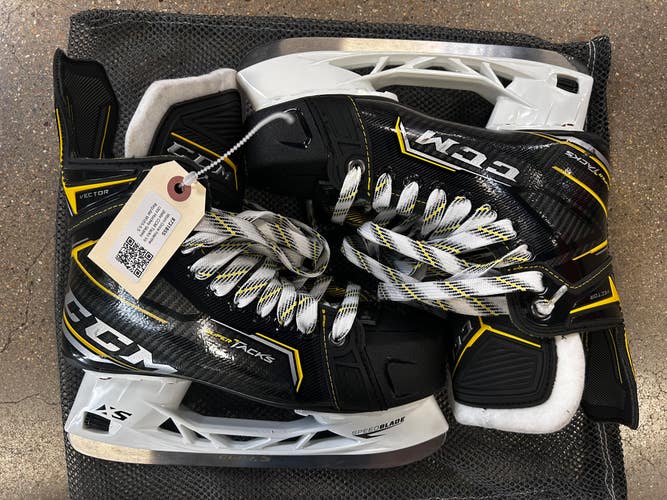 Worn Once Intermediate CCM Super Tacks Vector Hockey Skates Regular Width 6.5