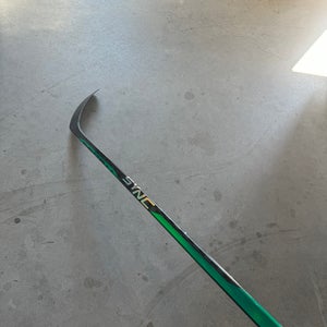 NCAA 87 Flex New Senior Bauer Left Hand P92 Pro Stock Nexus Sync Hockey Stick