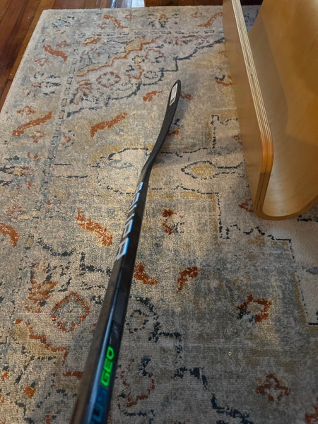 New Senior Bauer Right Handed P88 Nexus Geo Hockey Stick
