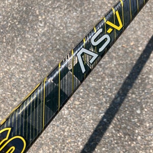 Used Intermediate CCM Tacks AS-V Hockey Stick Left Hand P28