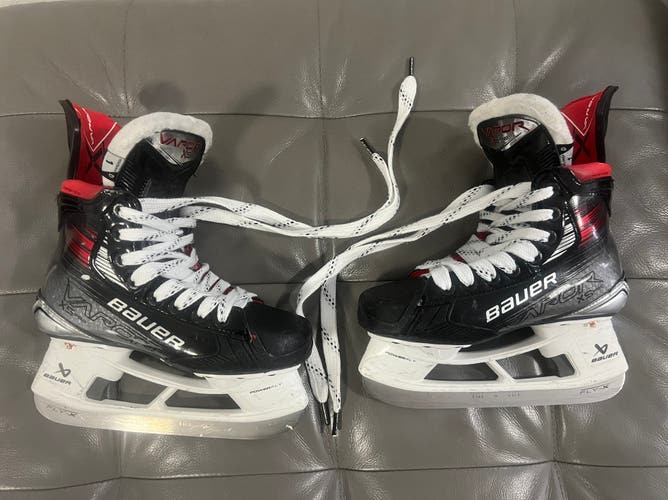 Used Junior Bauer Regular Width Size 1 Vapor X5 Pro Hockey Skates