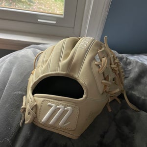 Like new Marucci Asension Series 11.25 Baseball Glove