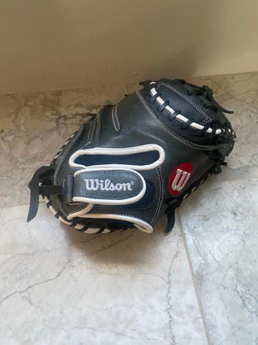 Used 2022 Catcher's Right Hand Throw Wilson A1000 Baseball Glove 33"