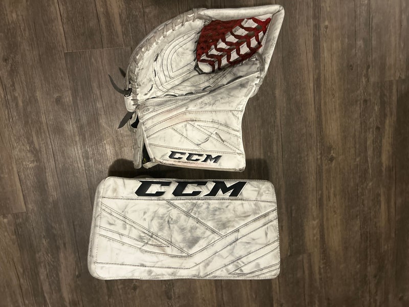 Used CCM P2.9 FULL RIGHT Glove/Blocker Combo