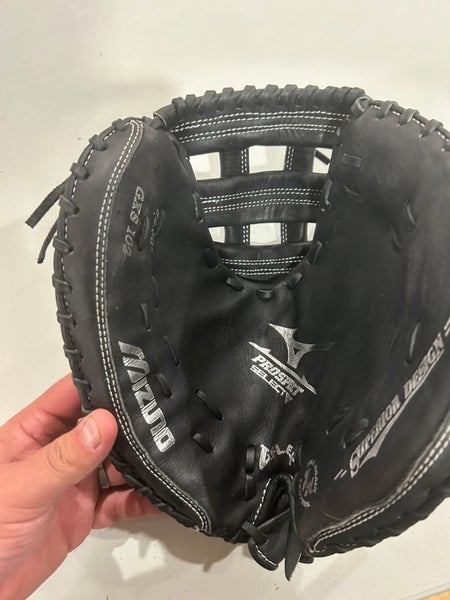 32.5 Mizuno Prospect Select fastpitch catcher mitt
