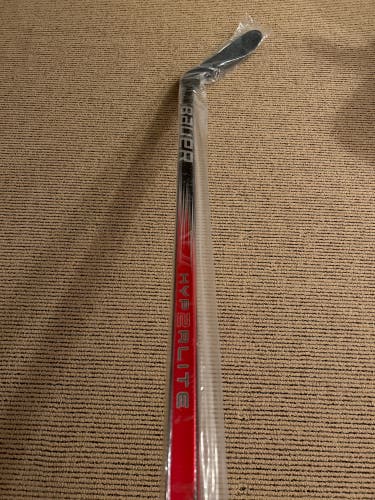 New Intermediate Bauer Right Handed P28 Pro Stock Vapor Hyperlite 2 Hockey Stick