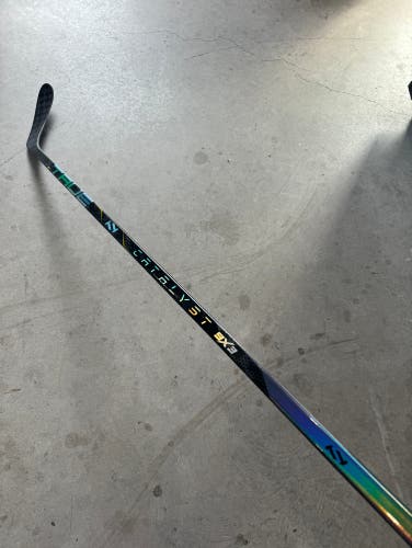 2 Pack NCAA 75 Flex New Senior True Right Handed P28 Pro Stock catalyst 9x3 Hockey Stick