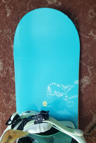 143cm Women's SNOWBOARD Rossignol SUBLIME w/k2 FREESTYLE BINDINGS