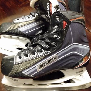Used Intermediate Bauer Vapor X700 Hockey Skates Extra Wide Width Size 5