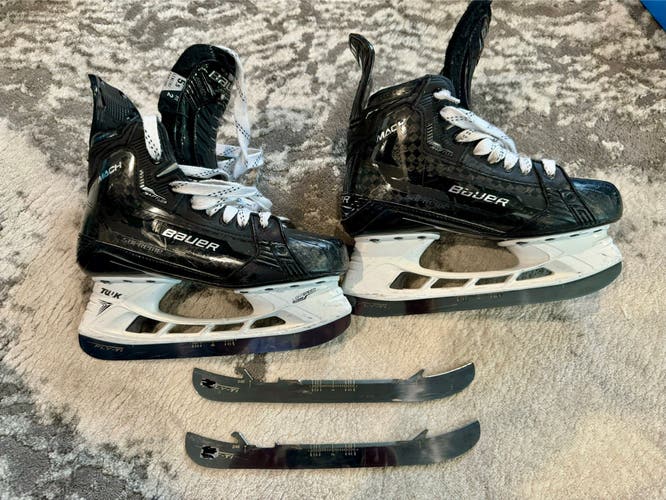 Used Bauer  Size 5.5 Supreme Mach Hockey Skates