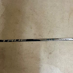 Used Junior True AX9 Right Handed Hockey Stick TC2.5