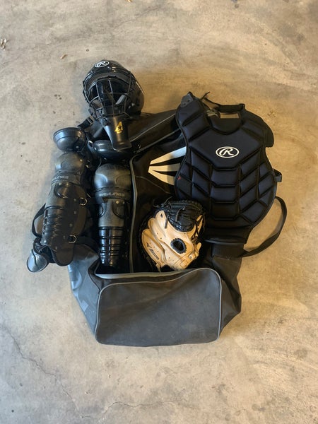 Youth Rawlings Catcher's Gear With Mizuno Mitt And Easton Bag