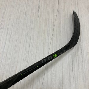 Used Junior Bauer Ag5nt Right Handed Hockey Stick P88