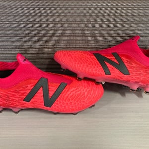 NEW Men's Size 7 New Balance Tekela Soccer Cleats