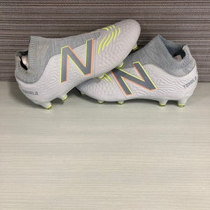 NEW Men's Size 5.5 New Balance Tekela Soccer Cleats