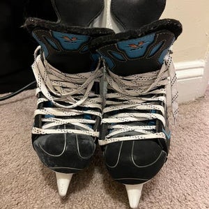 Used CCM Regular Width Size 5.5 Vector V06 Hockey Skates