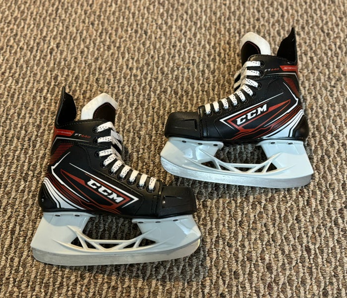 CCM JetSpeed FT440 Ice Hockey Skates Youth Boys sz 2