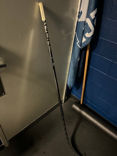 Used Bauer Right Handed P88 Vapor Hyperlite 2 Hockey Stick